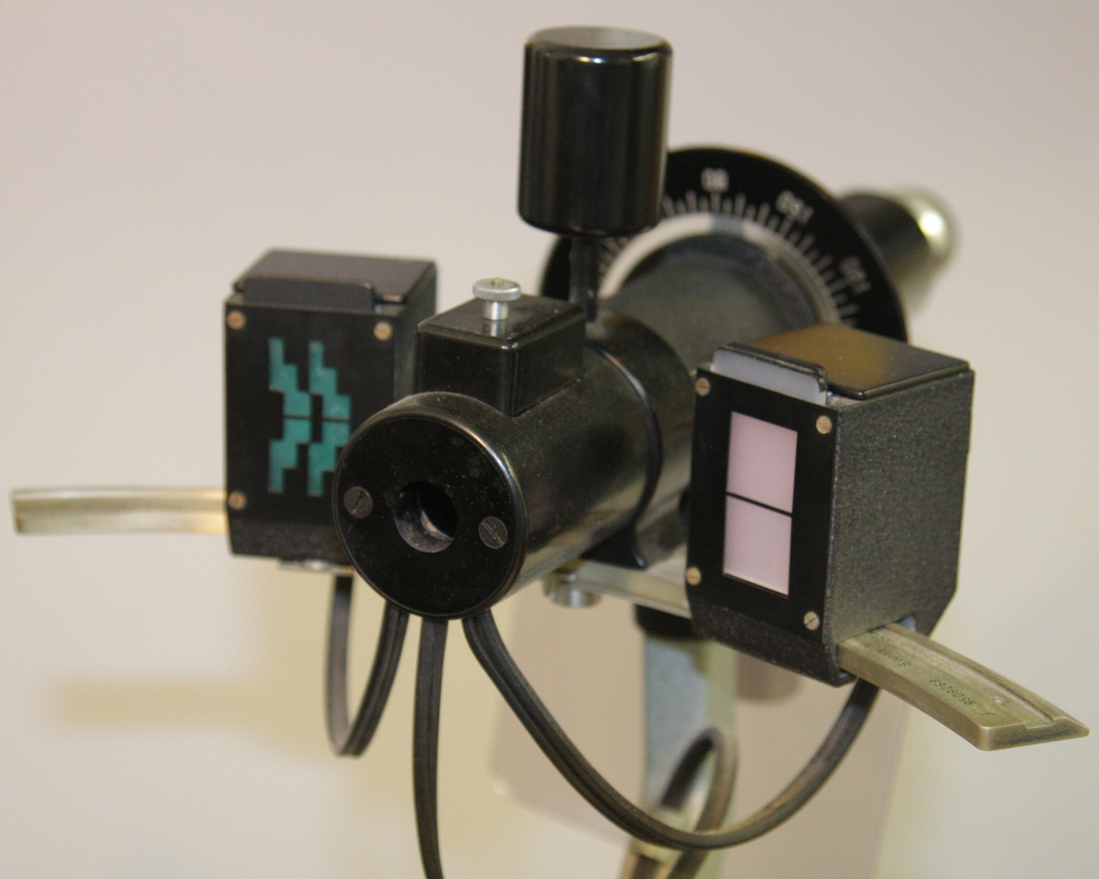 Figure 10.2.3 Javal Shiotz Keratometer